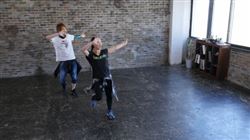 ���[���{�f�B �_���X