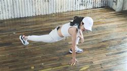 ���[���{�f�B �_���X